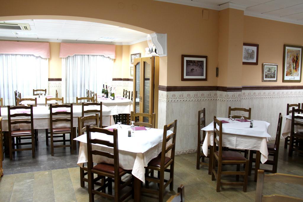Hostal Restaurante La Masia Vila-real Exteriér fotografie