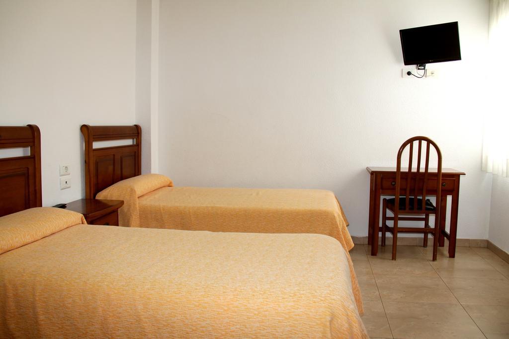 Hostal Restaurante La Masia Vila-real Exteriér fotografie