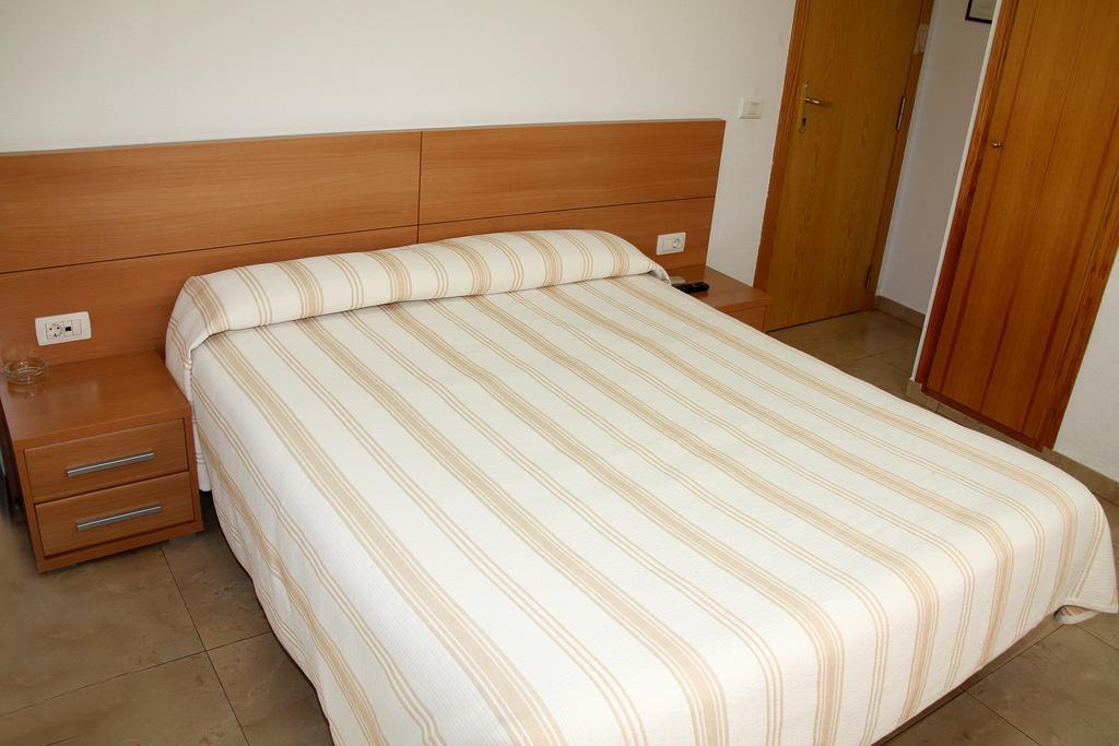 Hostal Restaurante La Masia Vila-real Exteriér fotografie
